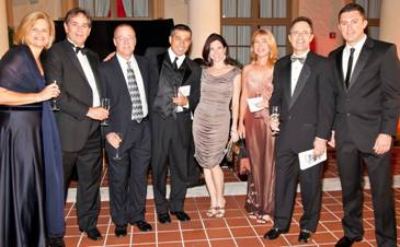 Luci Aran, Dr. Alberto Aran, members of the Florida Optometric Association and guests