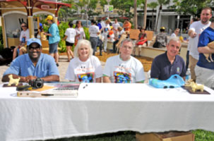 Walk, Waggle & Stroll Contest Judges: Commissioner Dennis Moss, Honorary Board Director Carol Russo, Board Director Ray Casas, Commissioner Carlos Gimenez